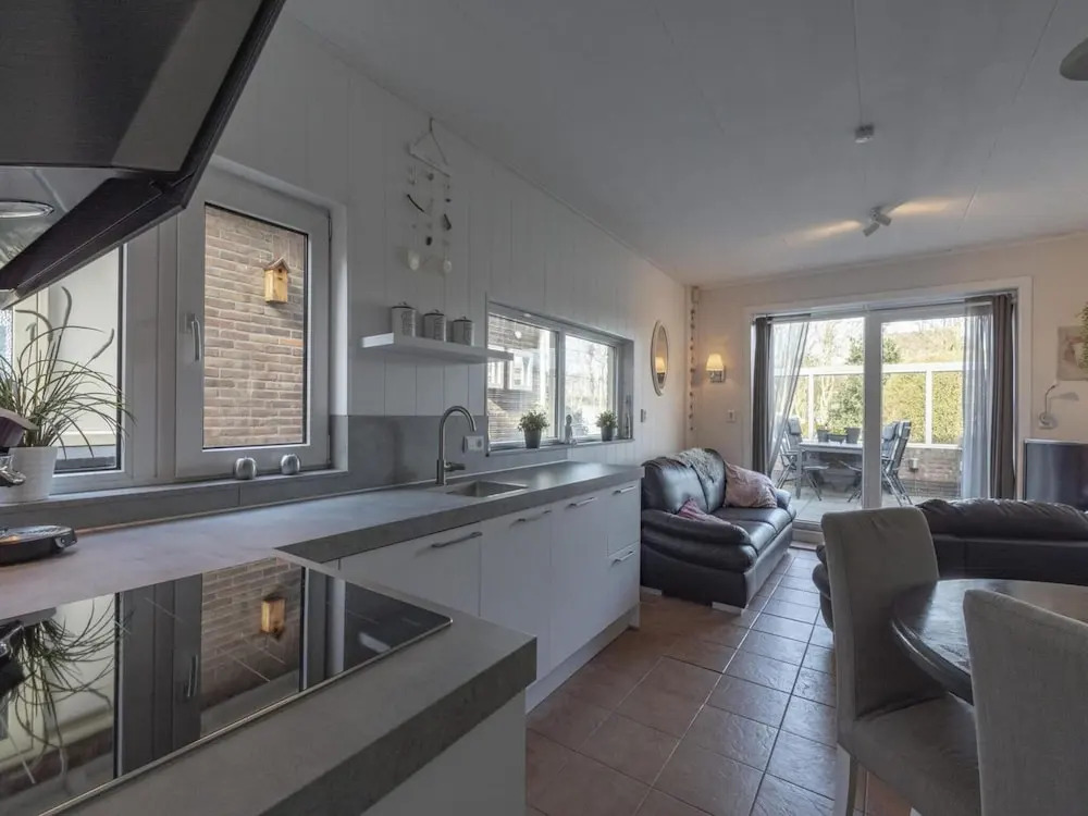 Klaproos, Holiday Home