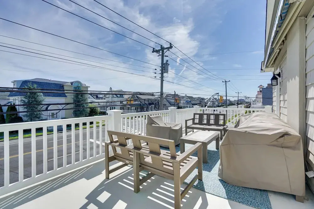 Steps to Boardwalk: Group Getaway in Ventnor City