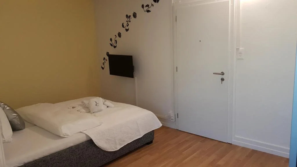 Residence Serviced House