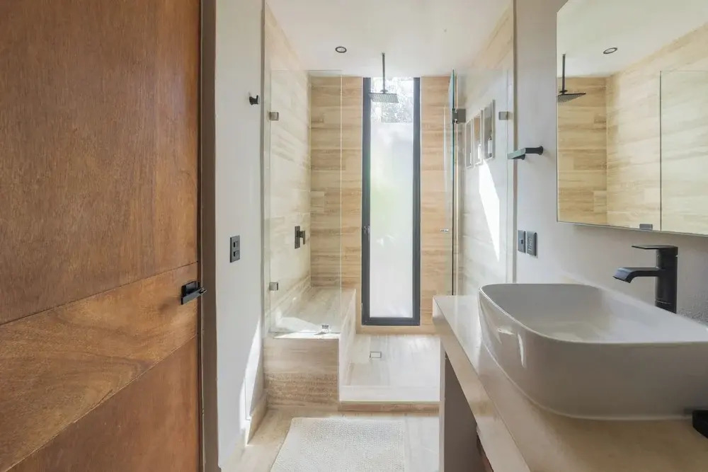 BT Homes - Tulum - Exclusiva villa de lujo con piscina, gym y pista de pádel