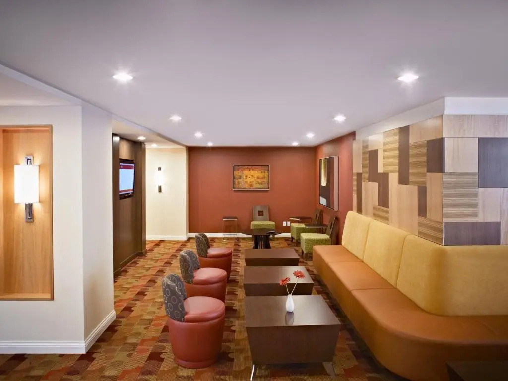 TownePlace Suites by Marriott Mississauga-Airport Corporate Centre