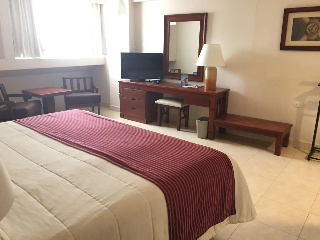 Hotel Fortin Plaza