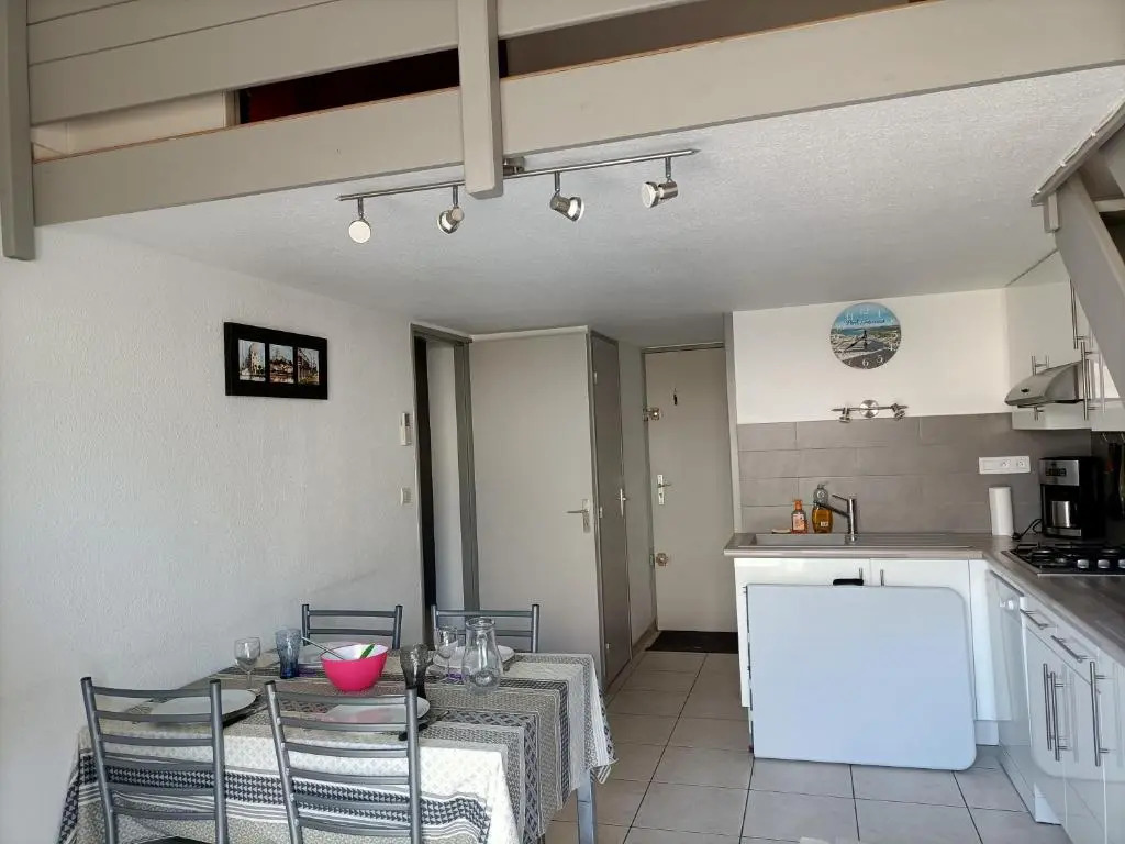 Maison avec piscine collective sur Gruissan 6MIN39