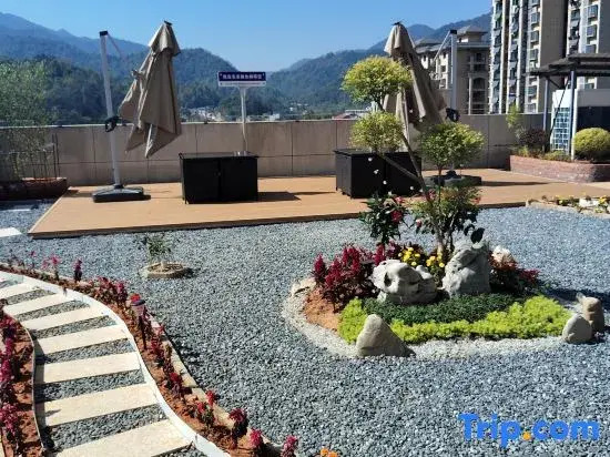 VIENNA HOTEL (Chizhou Dongzhi)