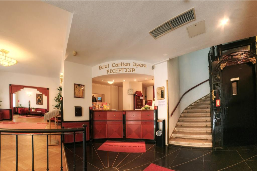 Carlton Opera
