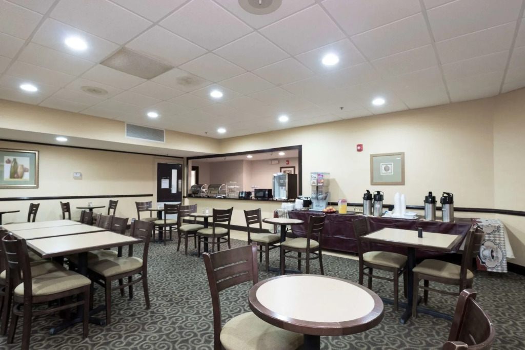 OYO Hotel Phenix City Central