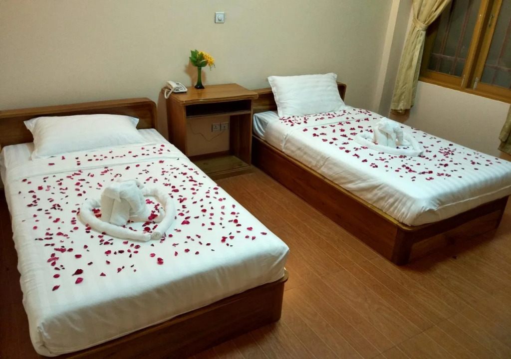 Thiri Mingalar Hotel