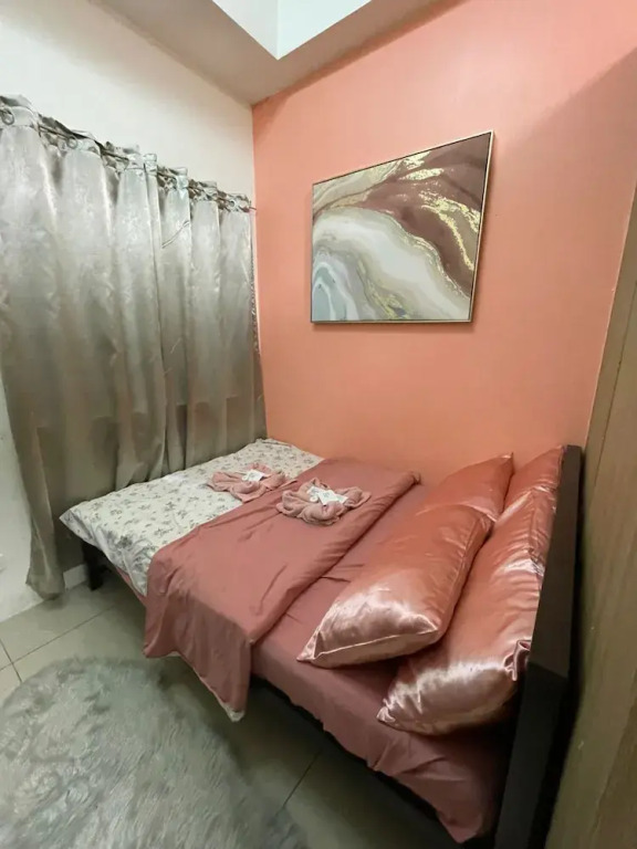 The Grand Staycation at MOA - Unit 7102 Hotel-like