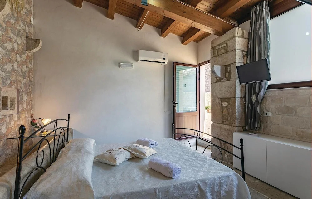 Lovely Home In Ragusa With Outdoor Swimming Pool