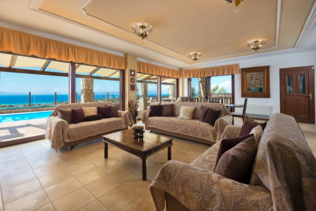 Butterfly Villa with stunning Sea and Valley Views