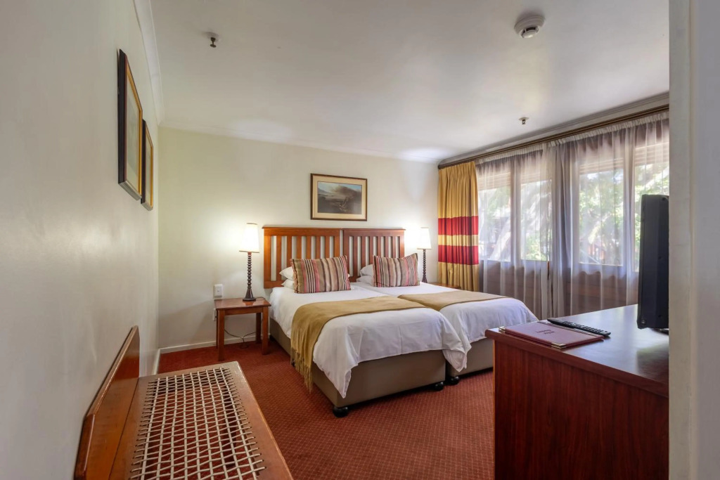 Knysna Log-Inn Hotel