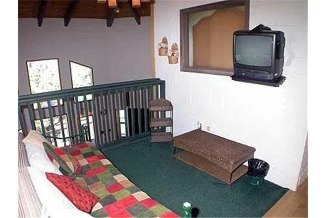 1720 Keller Road Holiday Home
