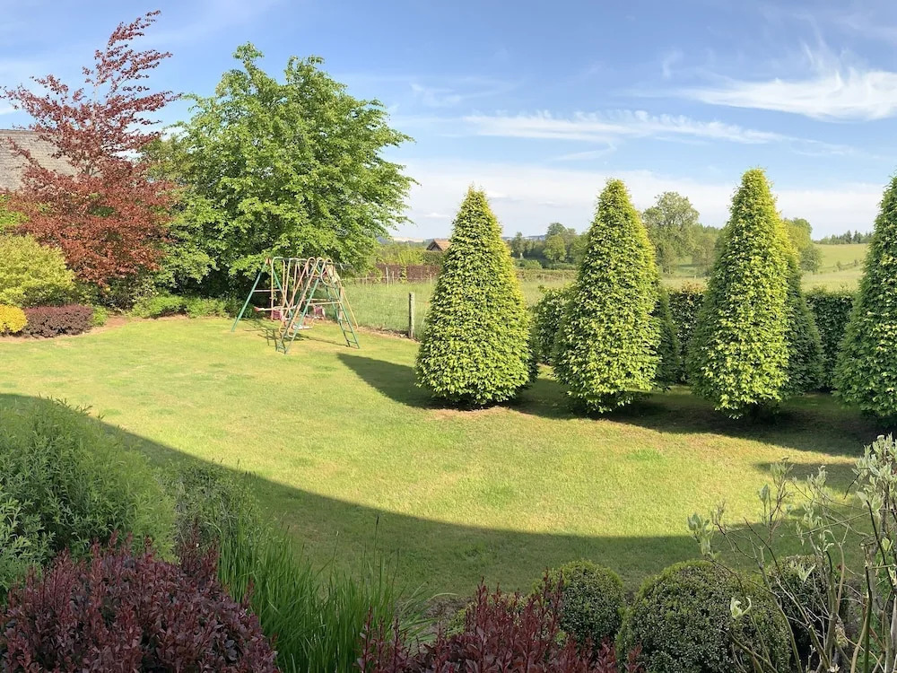 Cozy Chalet with Pond, Malmedy