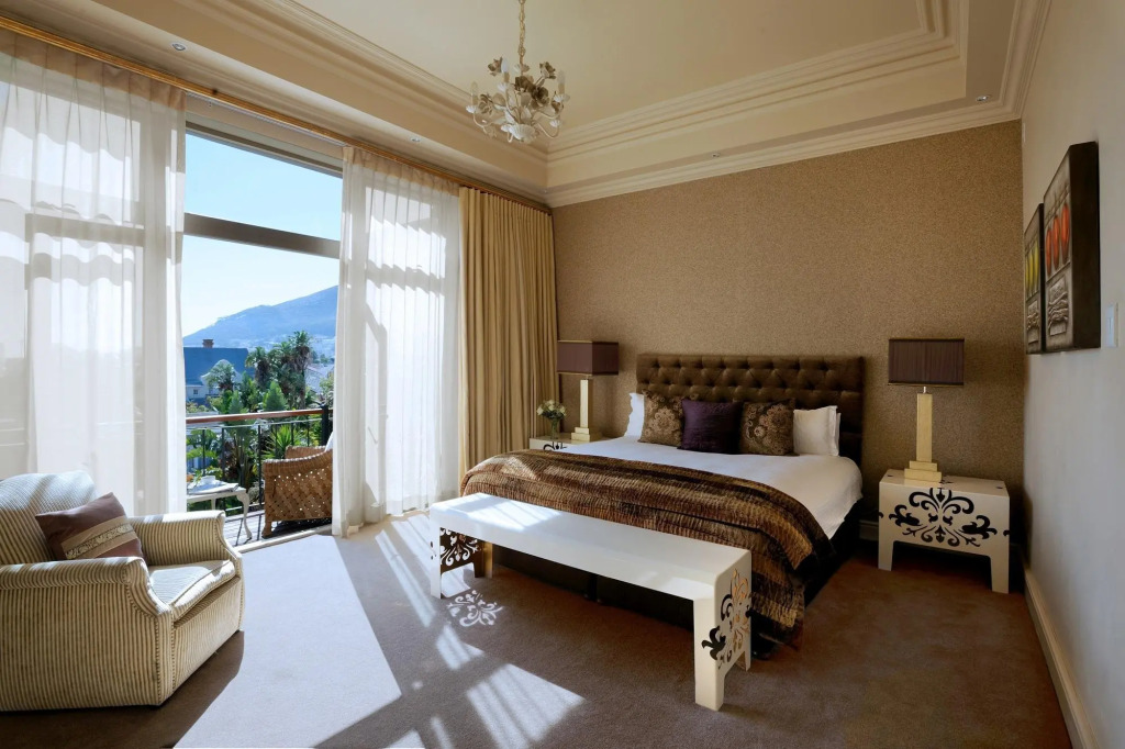 The Clarendon - Fresnaye