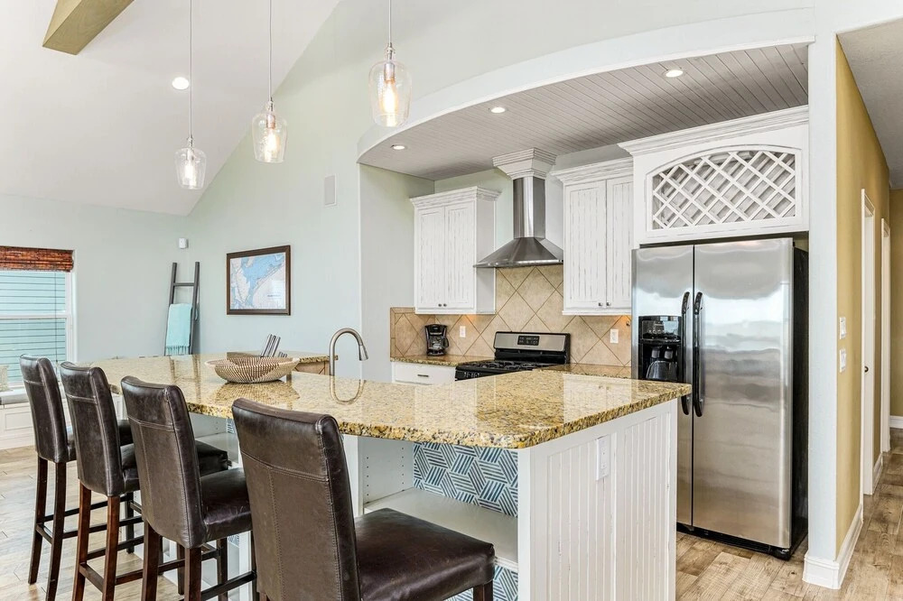1 Holiday 4 Bedroom Home by RedAwning