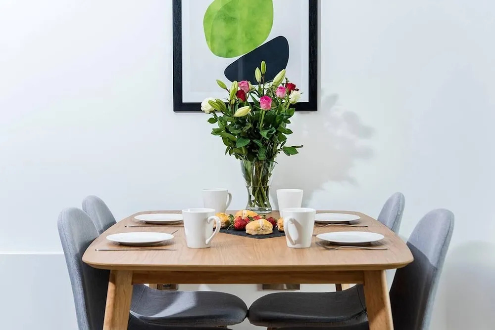 Stunning 2BR Manchester Apartment
