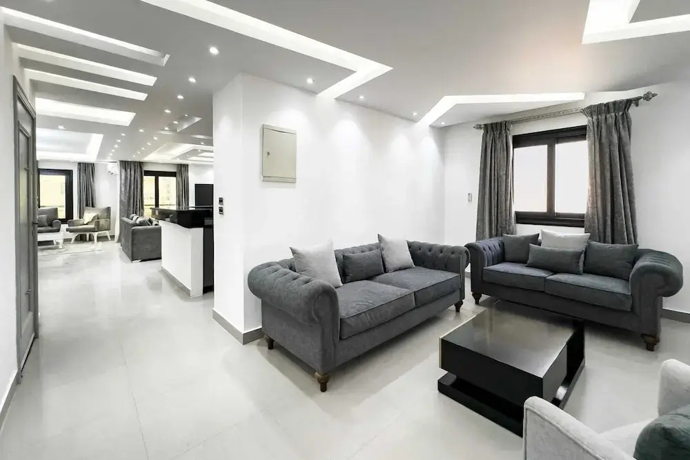 Xuru Stays I The Bold & Bright 3bdr Apt. 15 Min To Airport