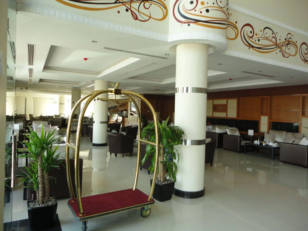 Meral Crown Hotel