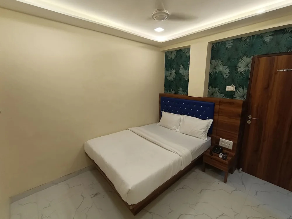 Hotel O King Residency Near Bharat Talkies