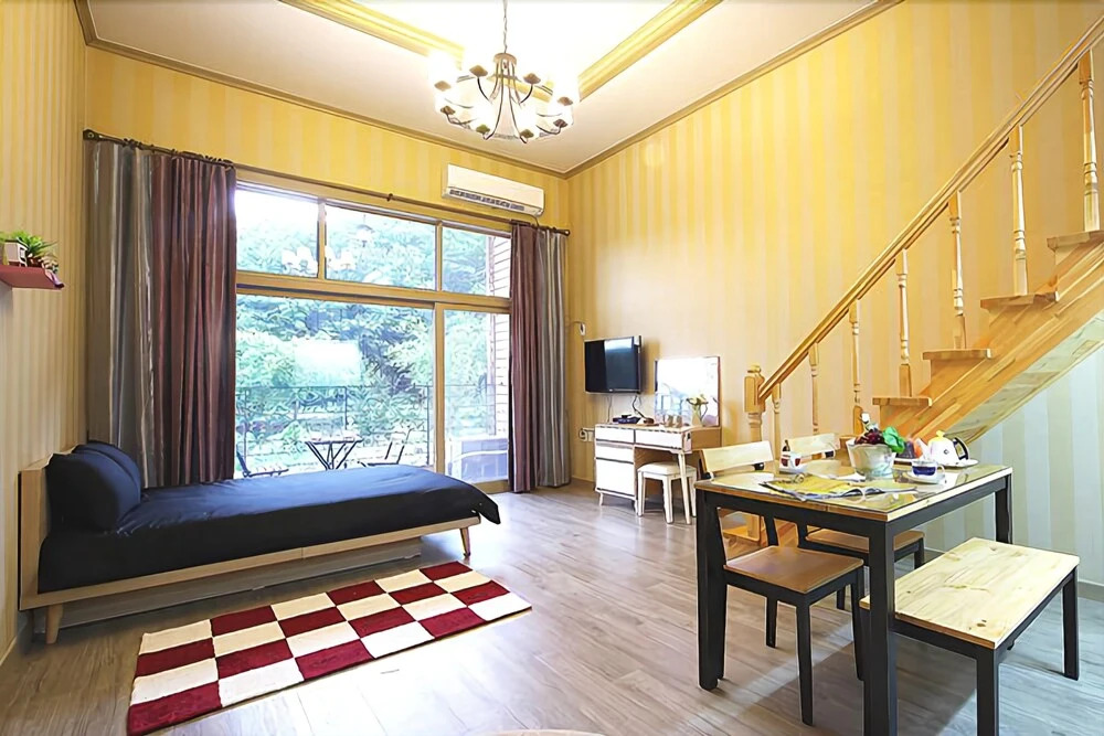 Gyeongpo Yangji Pension