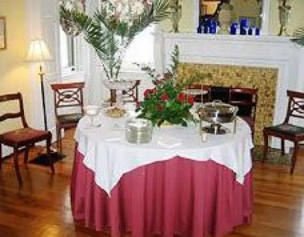 Bennett House Bed & Breakfast