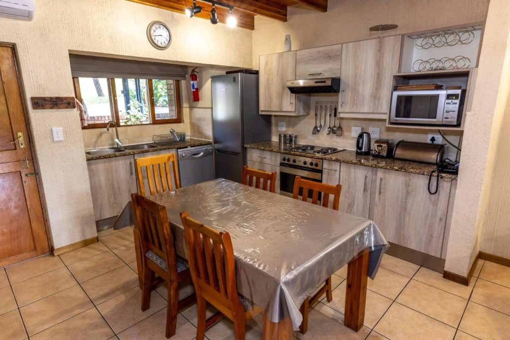 Legend Safaris - Kruger Park Lodge 257B