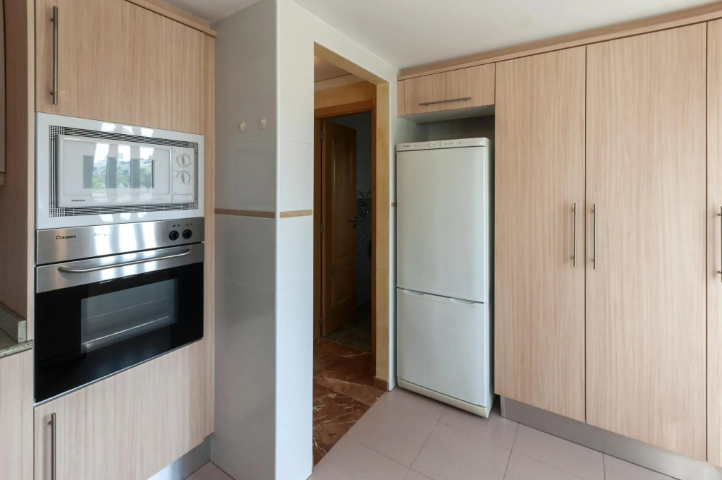 GOLDEN - Chalet with shared pool in Playa de Gandia. Free WiFi
