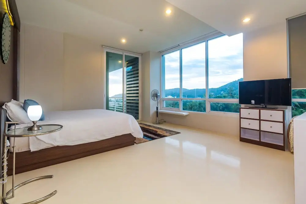 The Palm at Veloche Group by Lofty