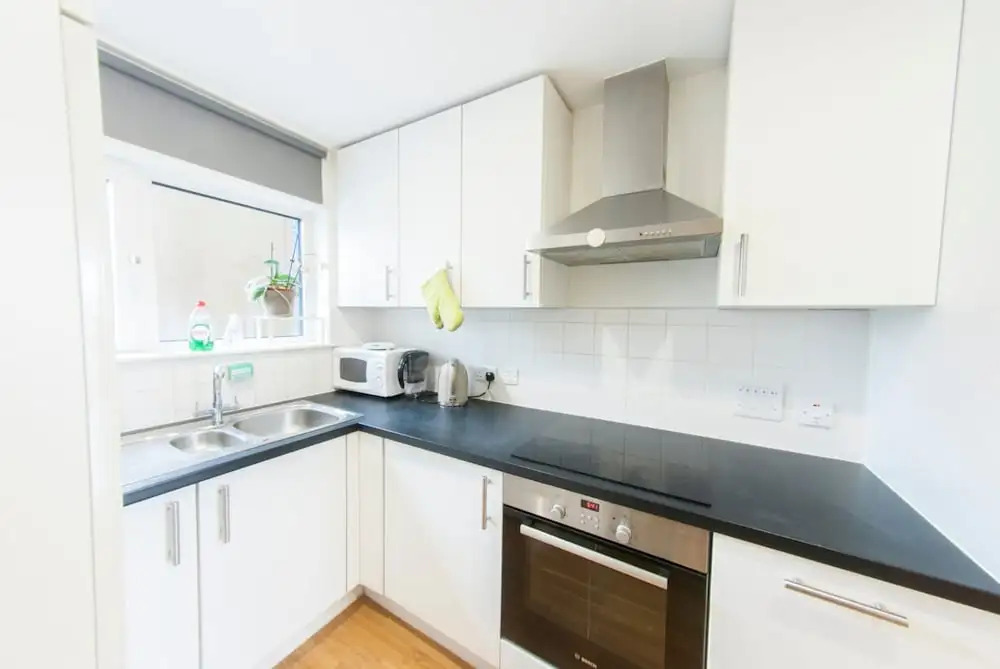 Quiet, Spacious 1BR Hackney Central Flat for 3