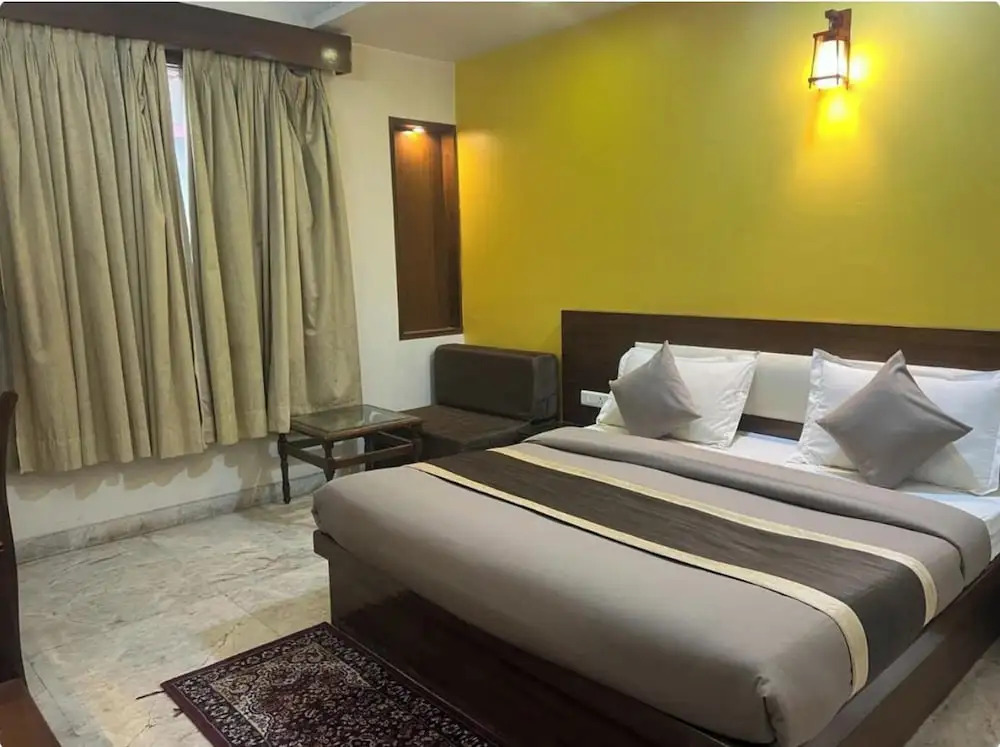 Itsy Hotels Svaruchi Inn