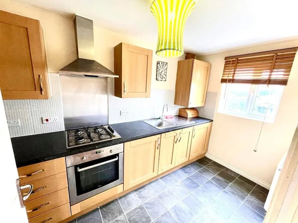 Lakeside Stylish 3 Bedroom House