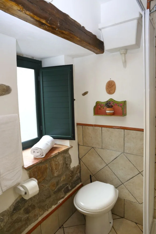 COASTAL Seaview Suite & CENTRAL BALCONY Street View Studio