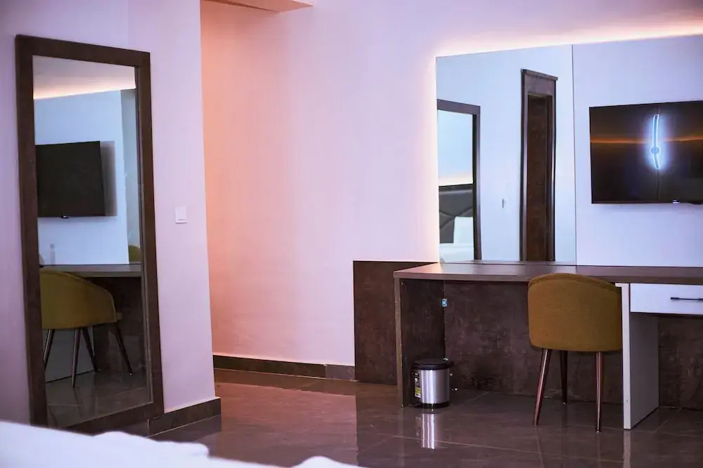 Saint Tropez Hotel and Suites