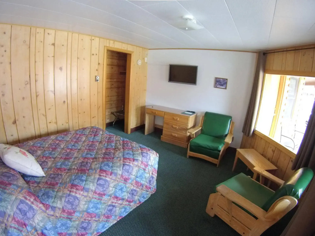 Lone Eagle Lodge