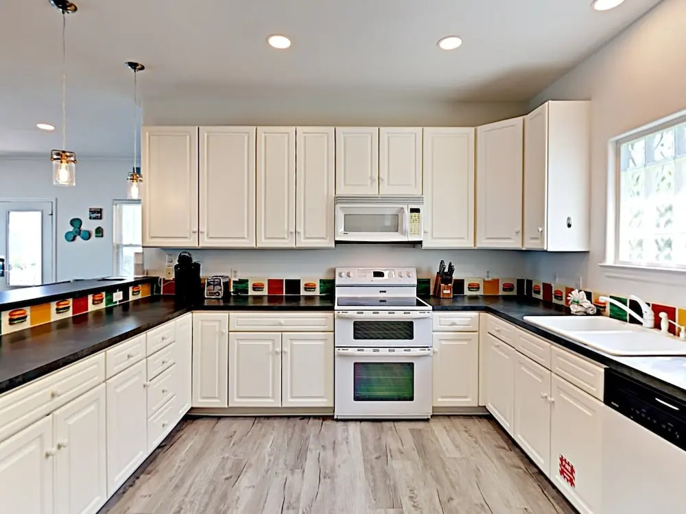 MR193 Breezy Palms - 3 Br Home