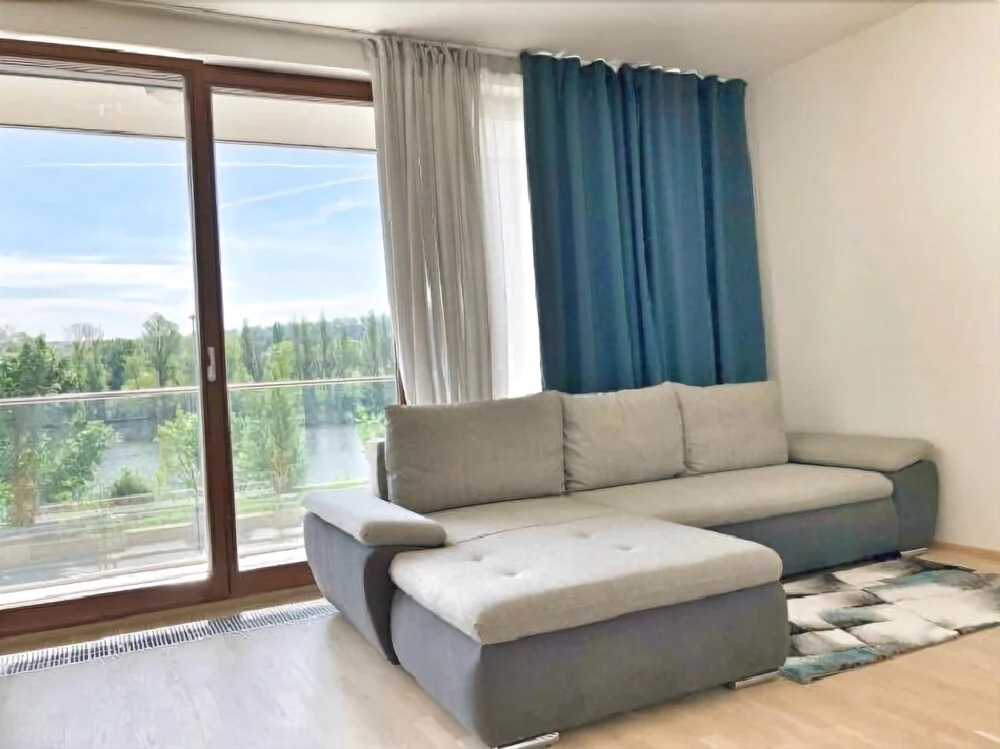 Luxury Riverside by REFA Group