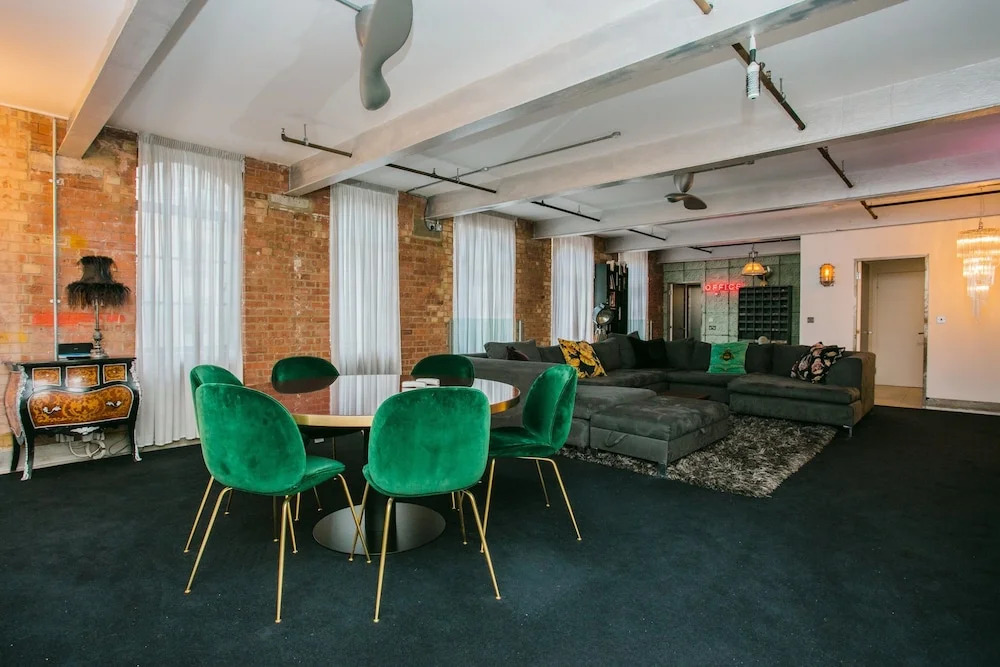Modern 3 Bedroom Apartment In Soho