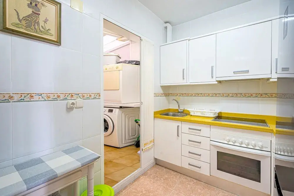 Delightful Apartment in El Campello with Swimming Pool near Sea Beach