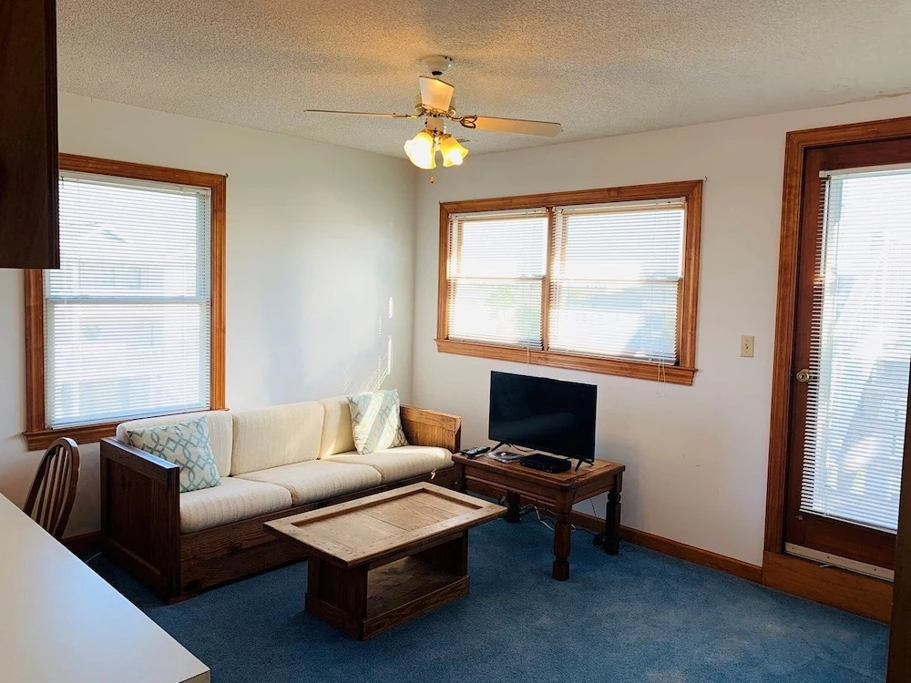 Yankee Traitor II - 4 Br Home