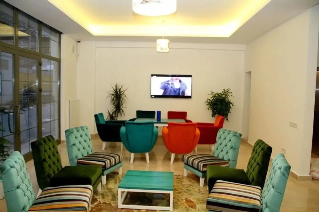Yazar Hotel
