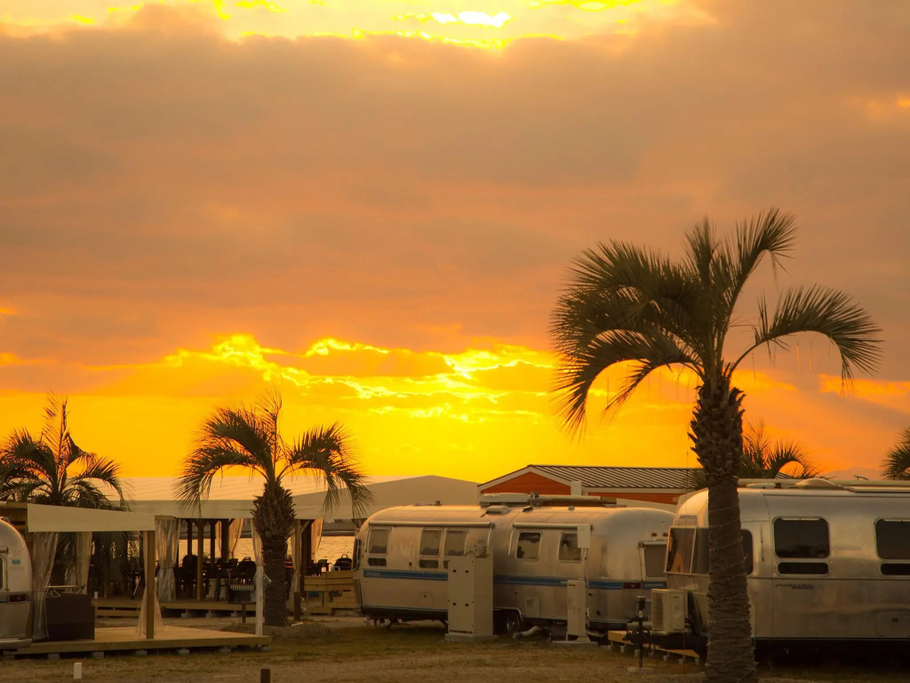 Grand Camping Palm Garden Maishima