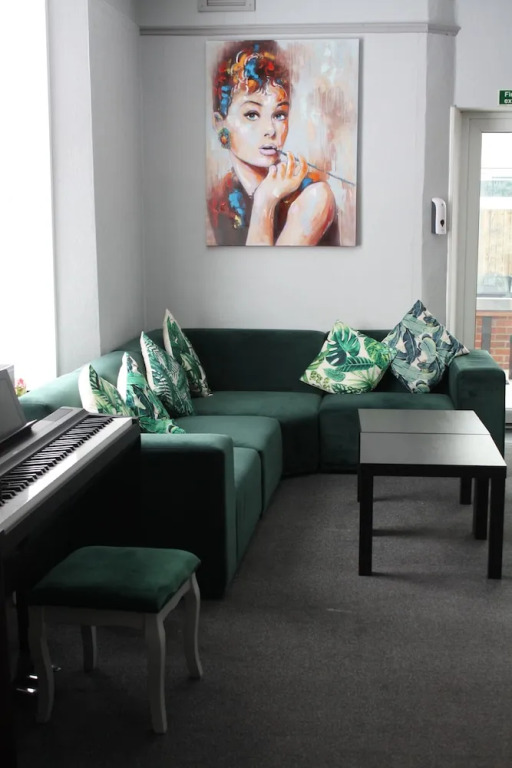OYO Watton Vibe Hotel
