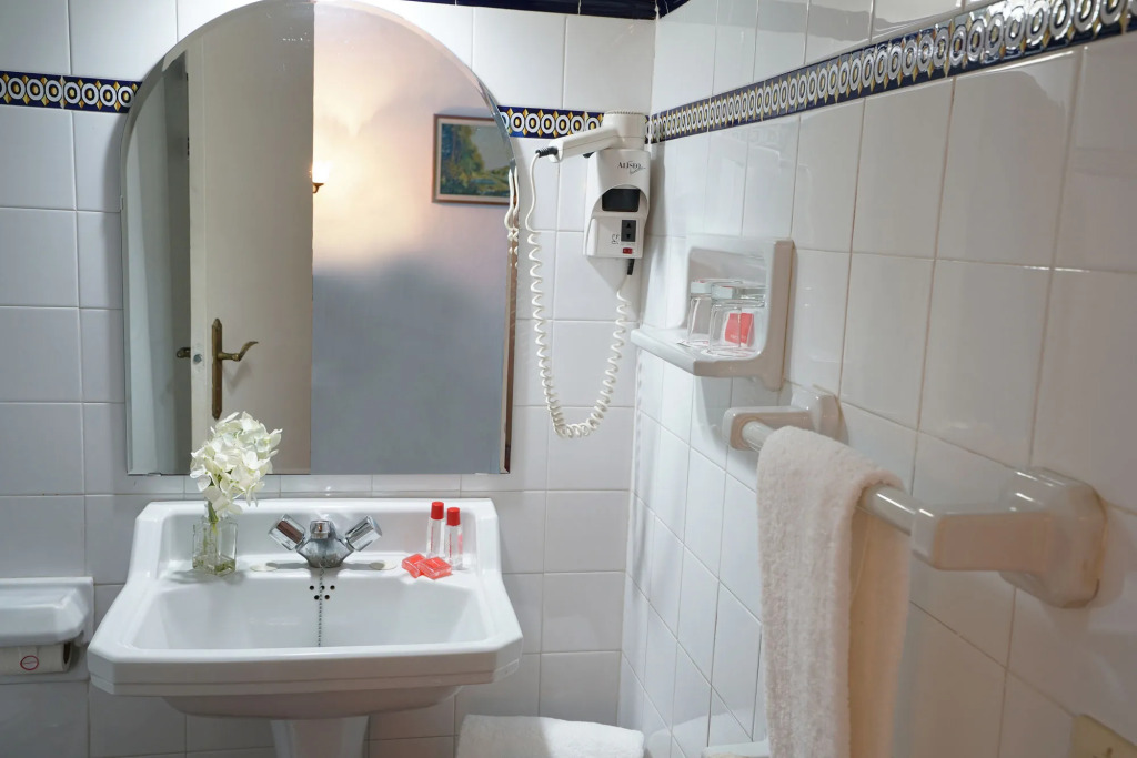 Hotel Medium Romantic