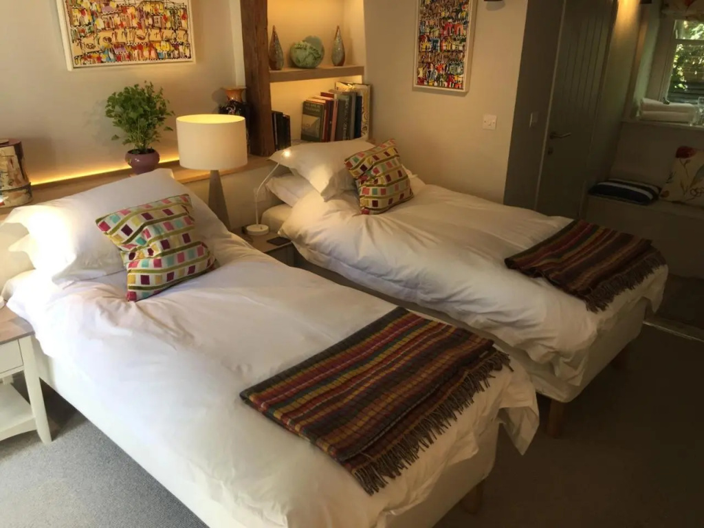Thames Edge Rooms