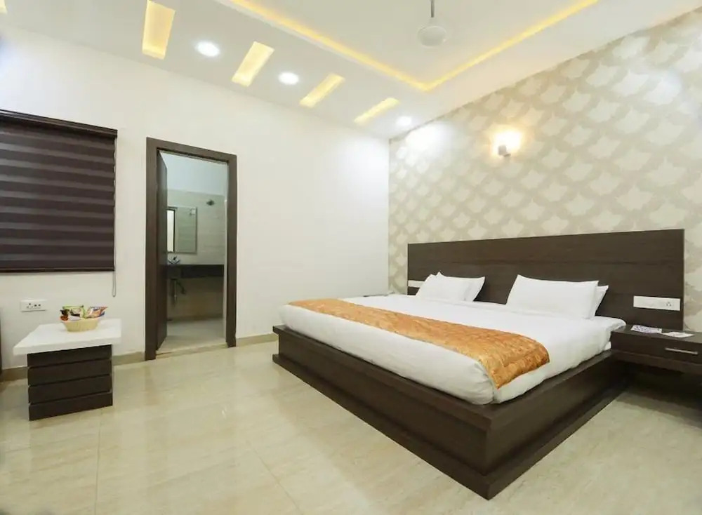 Hotel Heaven Resorts
