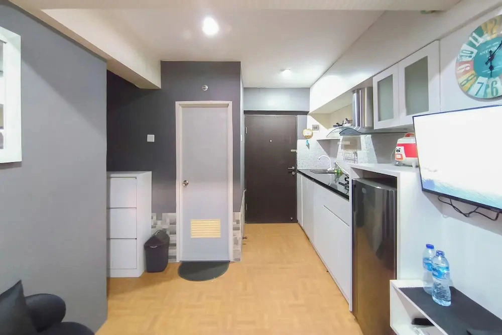 Enjoy Living 2Br Apartment At Jarrdin Cihampelas With 1 Ac In Living Room