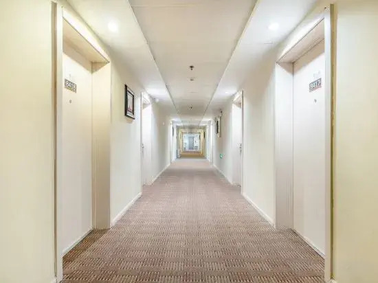 Loulan Hotel (Liaocheng Bus Terminal Wanda Plaza)