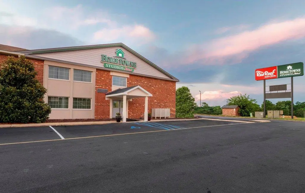 Red Roof Inn & Suites Wilmington - New Castle