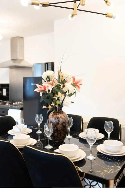 LUX Woolwich Flat 2 Stops to Canary Wharf