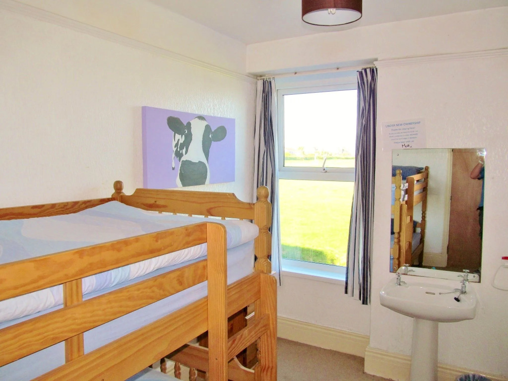 Breakers Lodge